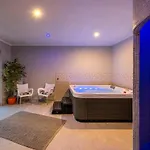 5235-5 In Apartment