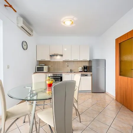Apartmán 5235-5 In *